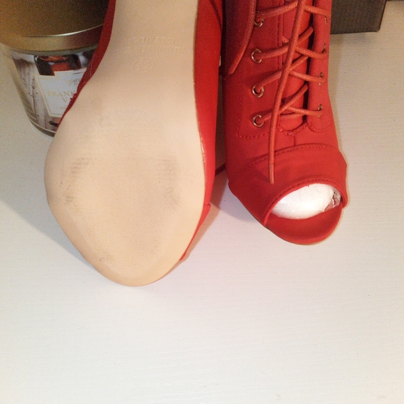 Red booties - Picture 3 of 4